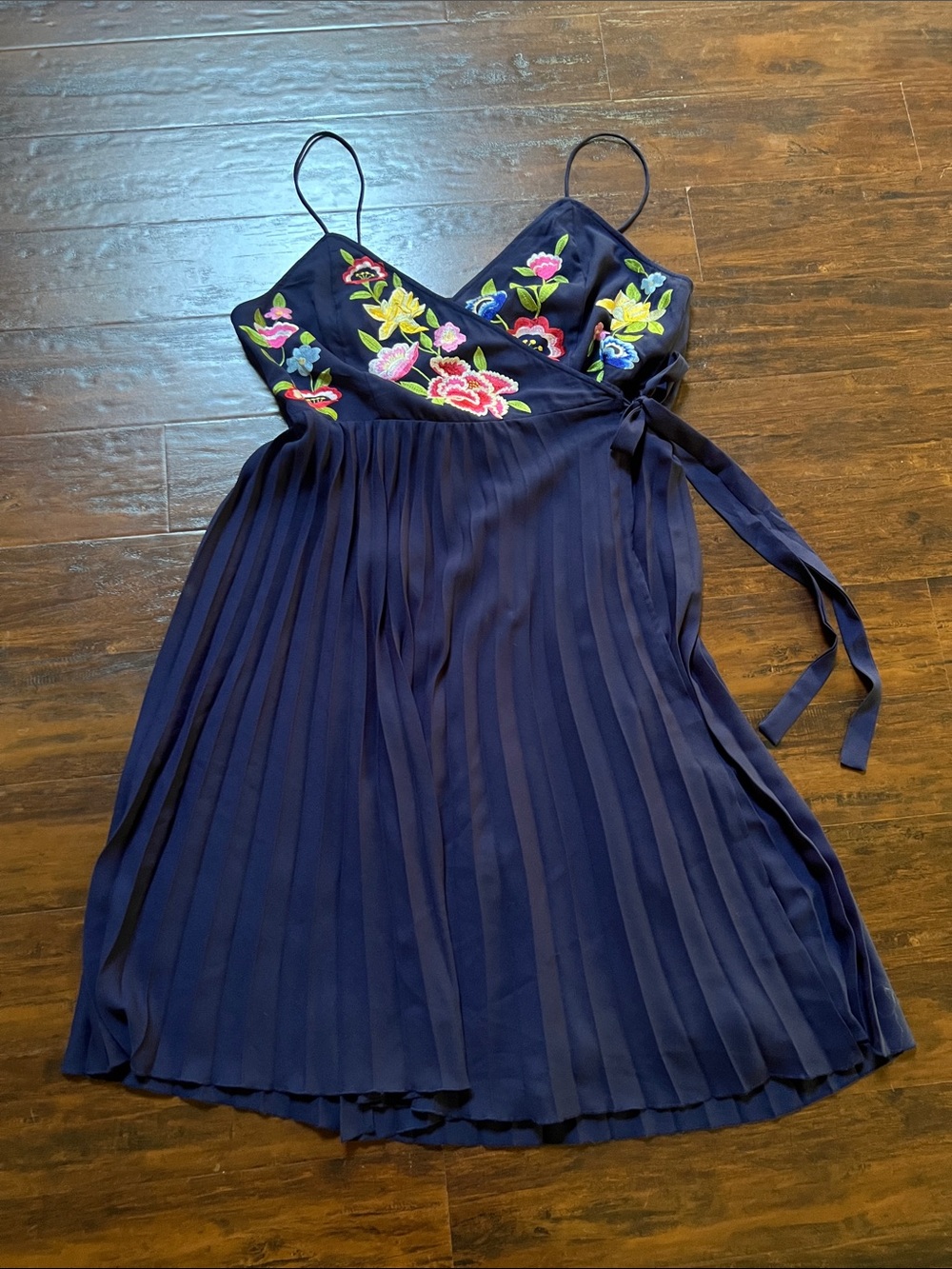 ASOS Navy Floral Embroidered Pleated Dress Women’s Size 16